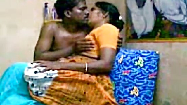 Vidéo Une masseuse mature baise la bite de xnxx vierje ses clients