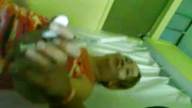 Vidéo Hot Babe se film porno fille vierge fait défoncer en cam